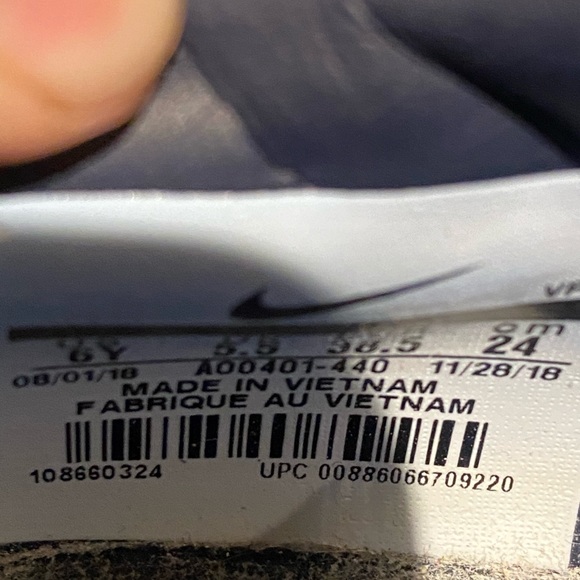 Nike phantom corpse soccer shoe - Picture 2 of 2